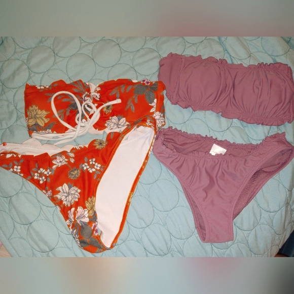 Two size small bikinis - Picture 1 of 5